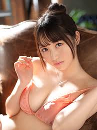 Rikka Ono ดาวรุ่งญี่ปุ่นลุคสดใส เสน่ห์สายตาสะกดใจ เปิดประวัติ ผลงานเด่น และเส้นทางความนิยมที่เติบโตไม่หยุด